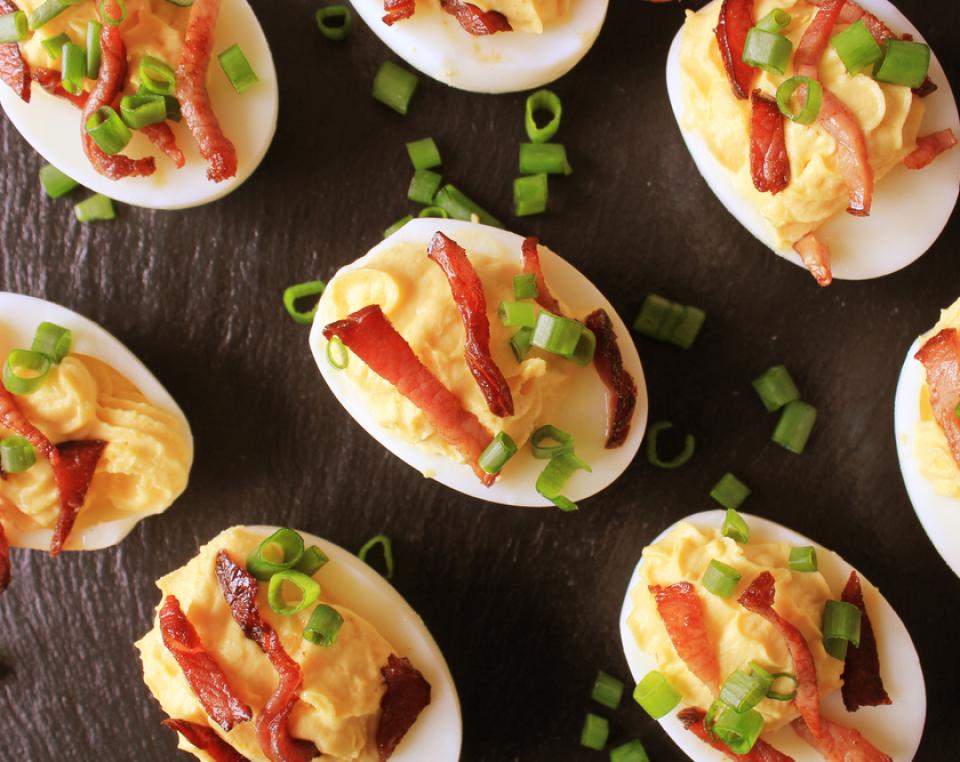 Devilled Eggs With Crispy Bacon Atkins Low Carb Diet 2654